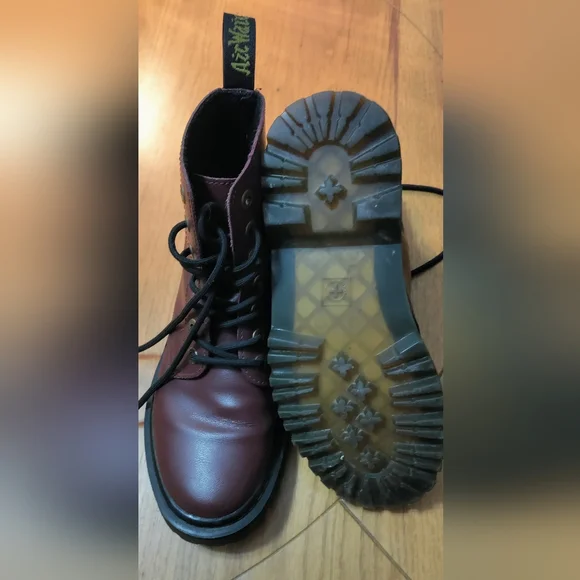 Doc Martens Red Luana Women's Boot Size 6 US - Picture 2 of 4